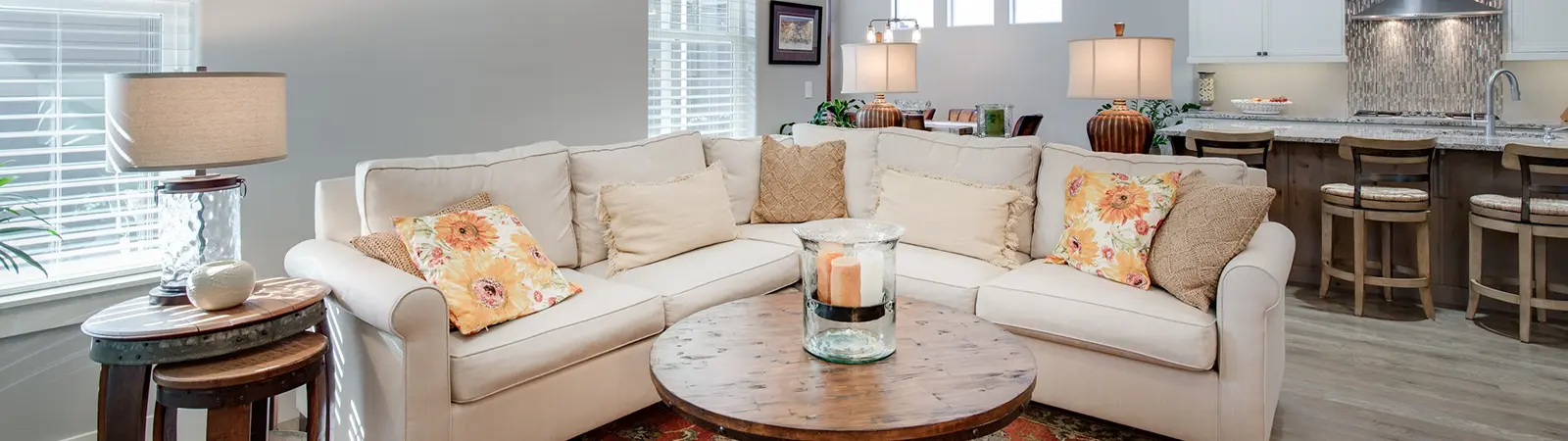 Få hjälp med städhjälp/veckostädning från Arisa Städ AB.